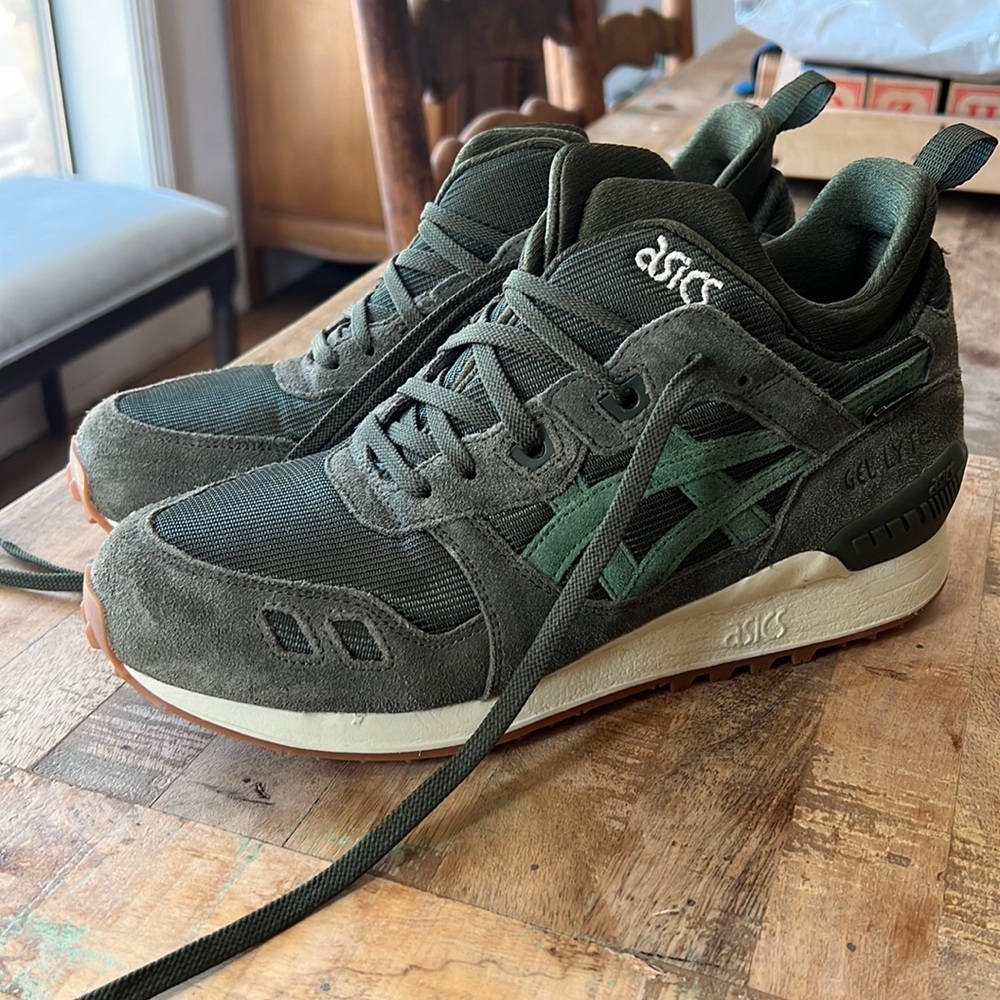 Asics Gore-Tex Waterproof Green Suede Sneakers 8 Used